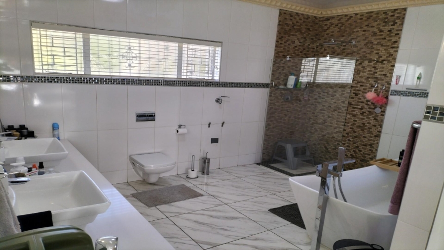 3 Bedroom Property for Sale in Lindequesdrif North West